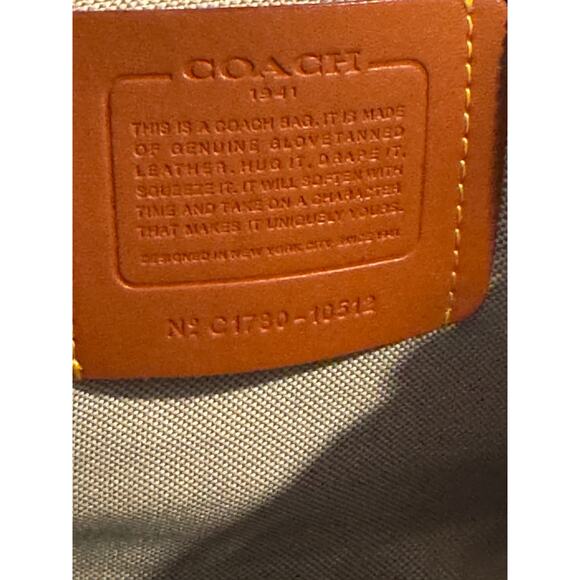 A572 Coach tea rose 1941 light blue w strap - Picture 6 of 7